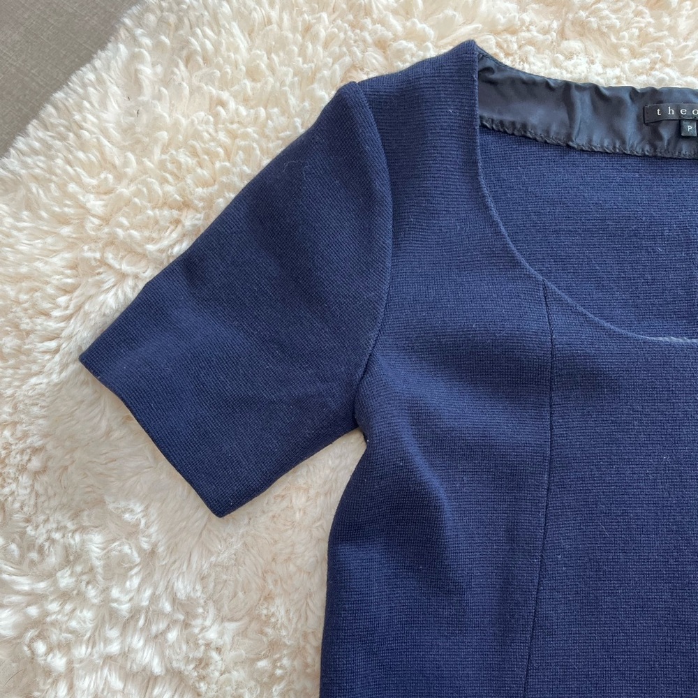 Theory Blue Fitted Blouse with Short Sleeves - Picture 5 of 7